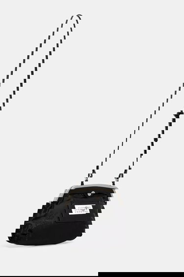 Olkalaukku Maison Margiela Small Frame Shoulder Bag with Numeric Patch Detail Musta | SB6WF0008.P8503.HA751, 1
