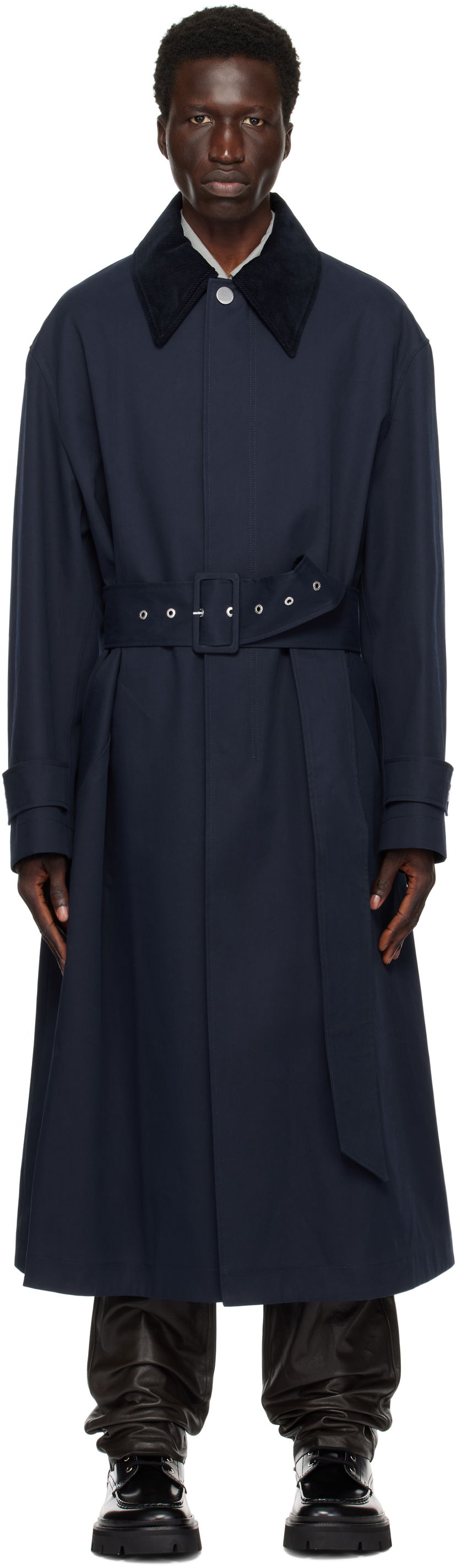 Trenssitakki AMI Belted Mac Trench Coat Tummansininen | UJK505.CO0081
