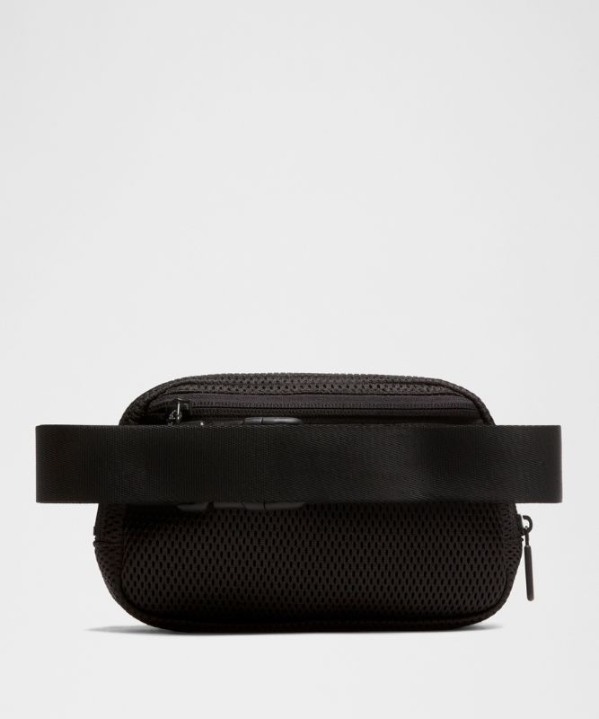 Vyötärölaukku lululemon Everywhere Knit Mesh Belt Bag 1L Musta | prod20002199, 1