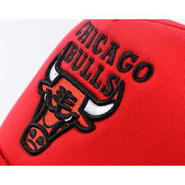Korkki Mitchell & Ness Chicago Bulls Evergreen Trucker Hat Punainen | HT8032-CBURED1, 3