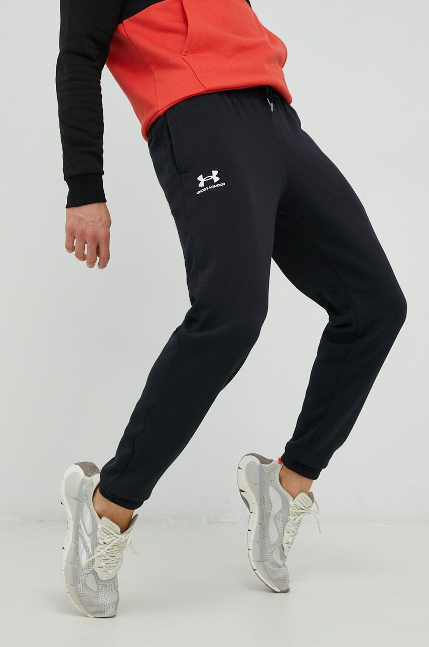 Verryttelyhousut Under Armour Essentials Fleece Jogger Musta | 1373882, 0