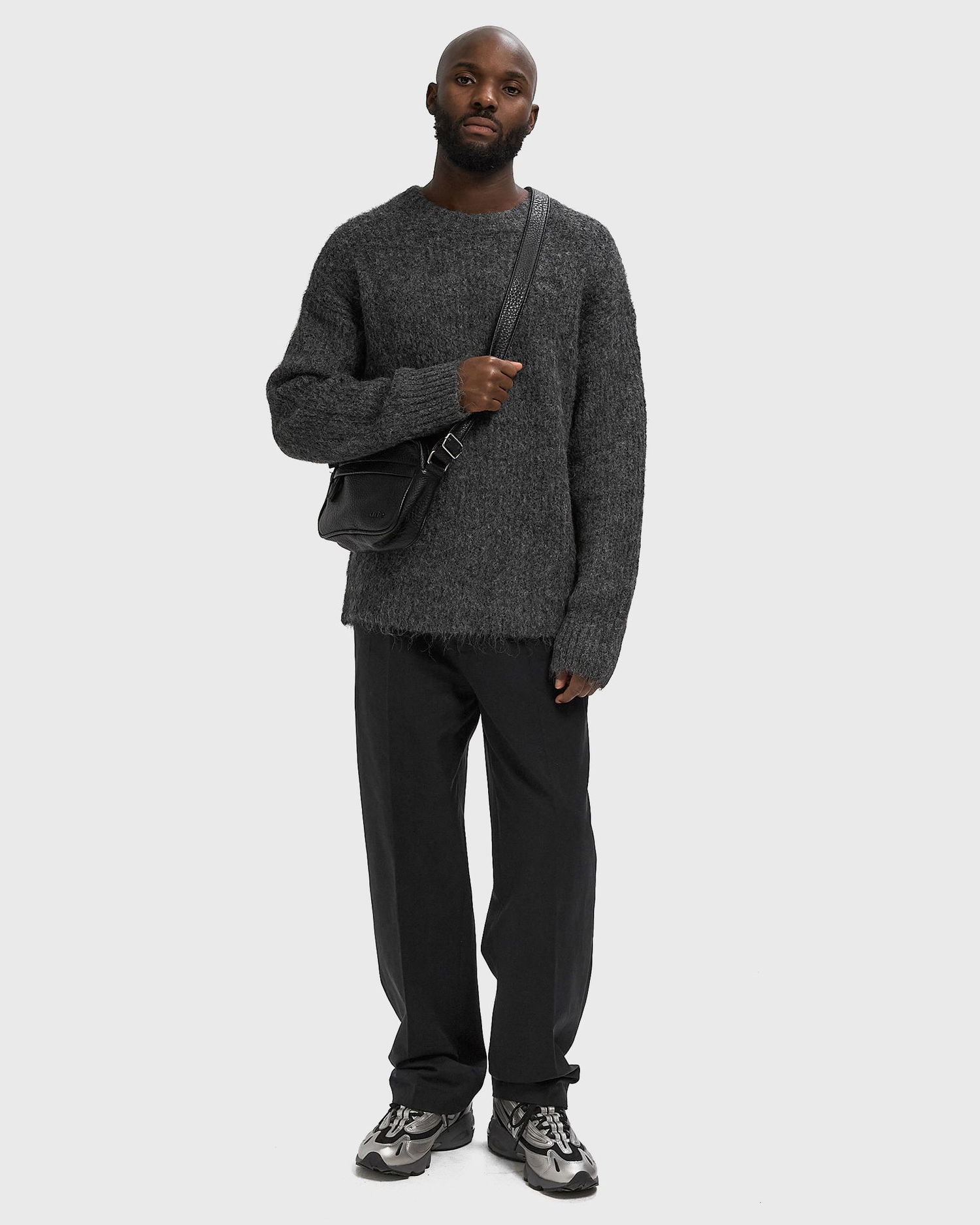 Villapaita ØLÅF Fuzzy Knit Crewneck Sweater Harmaa | M220708-CHARCOAL, 1
