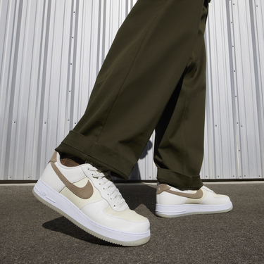 Tennarit ja kengät Nike Air Force 1 '07 LV8 Valkoinen | FN5832-101, 2