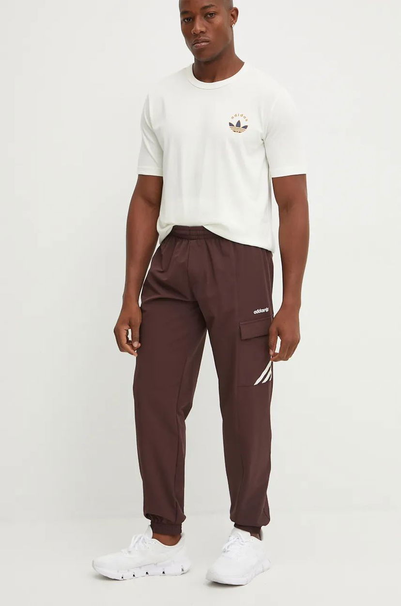 Cargo housut adidas Originals Cargo Pants With Logo Application Ruskea | IX9621