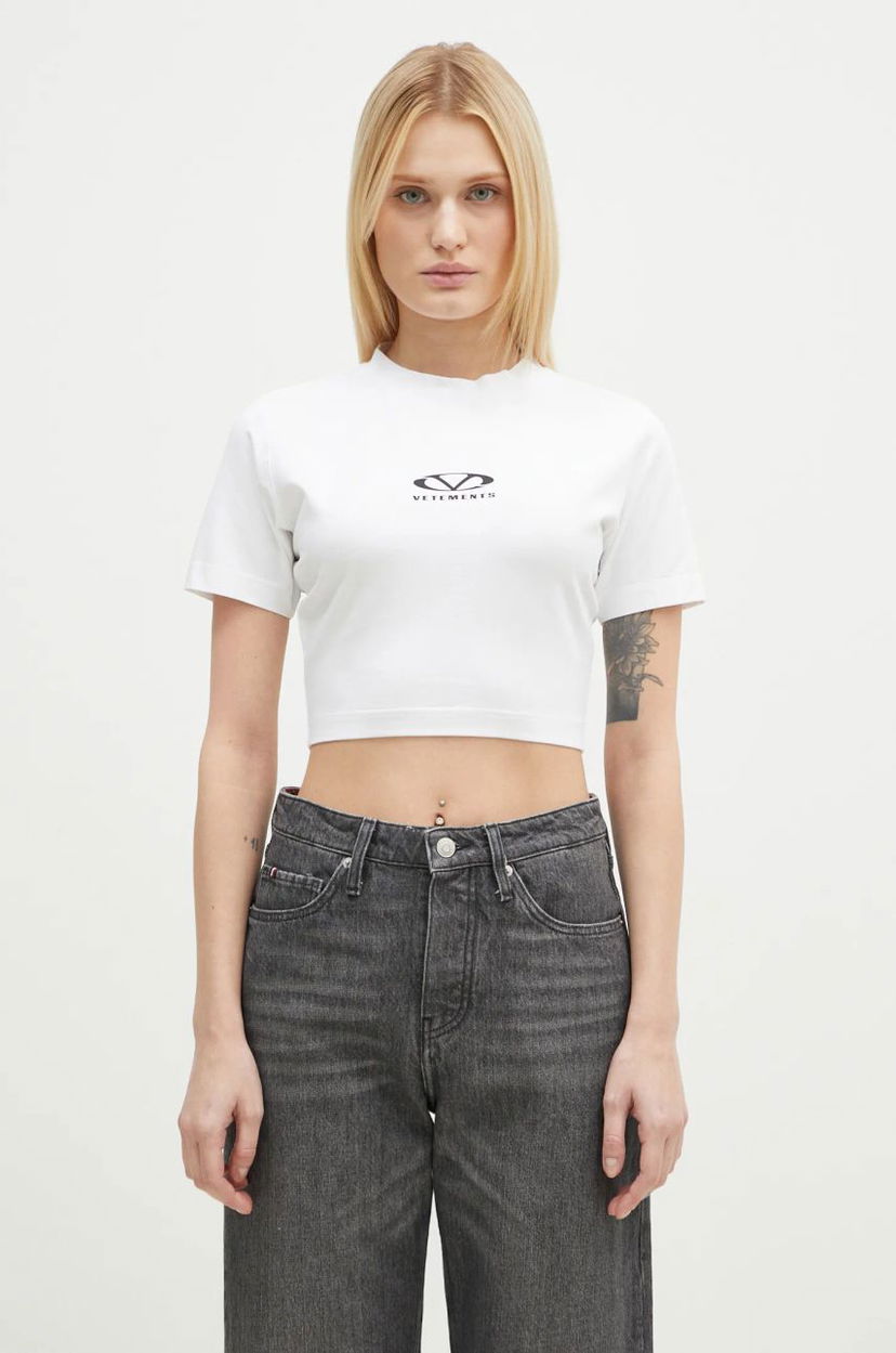 Crop top VETEMENTS VETEMENTS Oval Logo Cropped Fitted T-Shirt Valkoinen | WA66TR700W