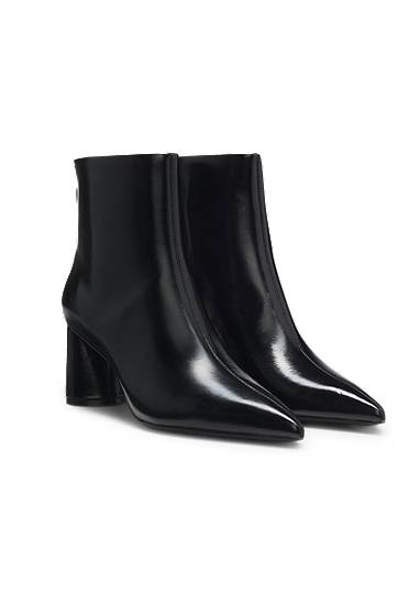 Tennarit ja kengät BOSS Ankle boots in leather with embossed logo Musta | 50552784