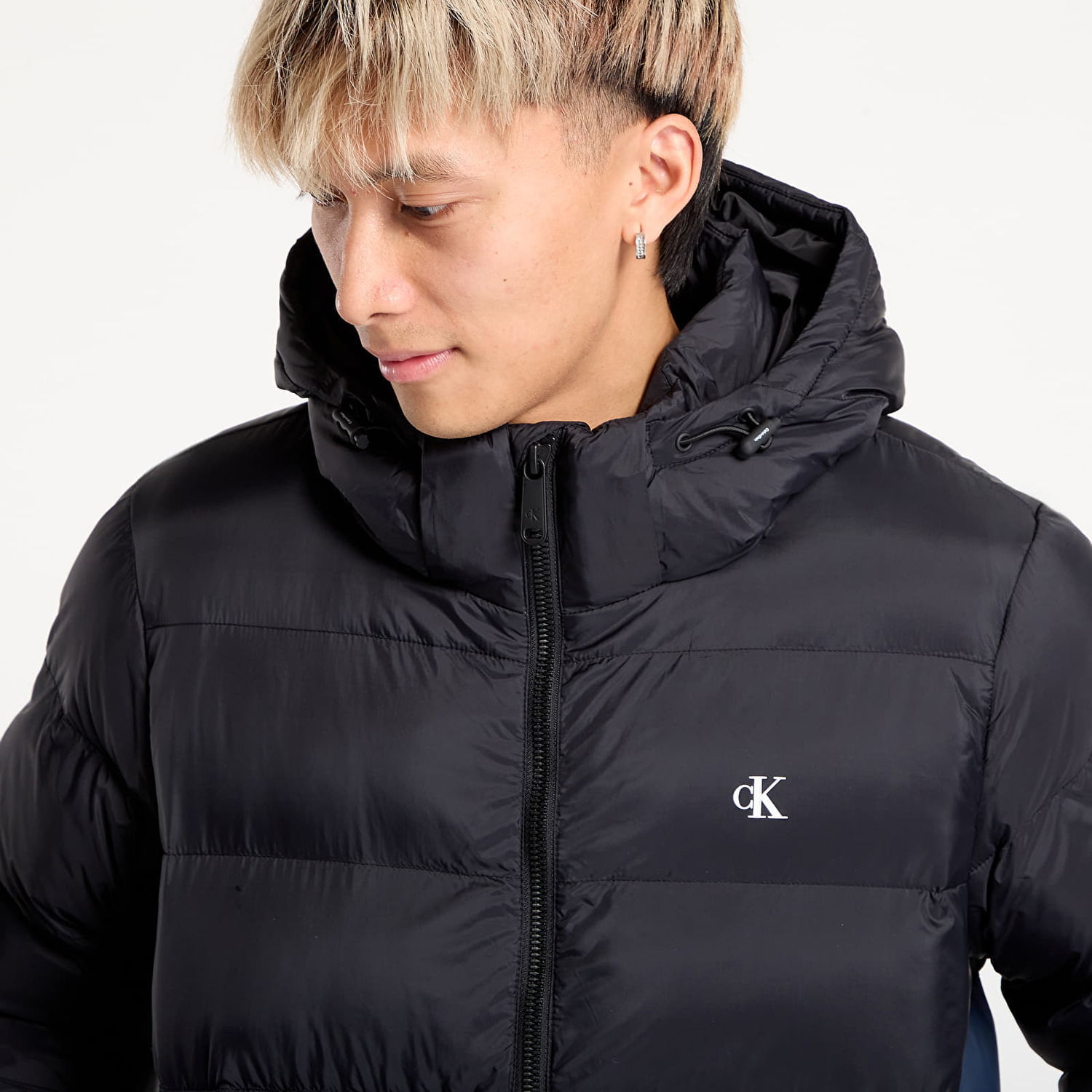 Puffer takki CALVIN KLEIN Calvin Klein Jeans Ls Nylon Color Block Jacket Tummansininen | LV04RD527G UB1, 1