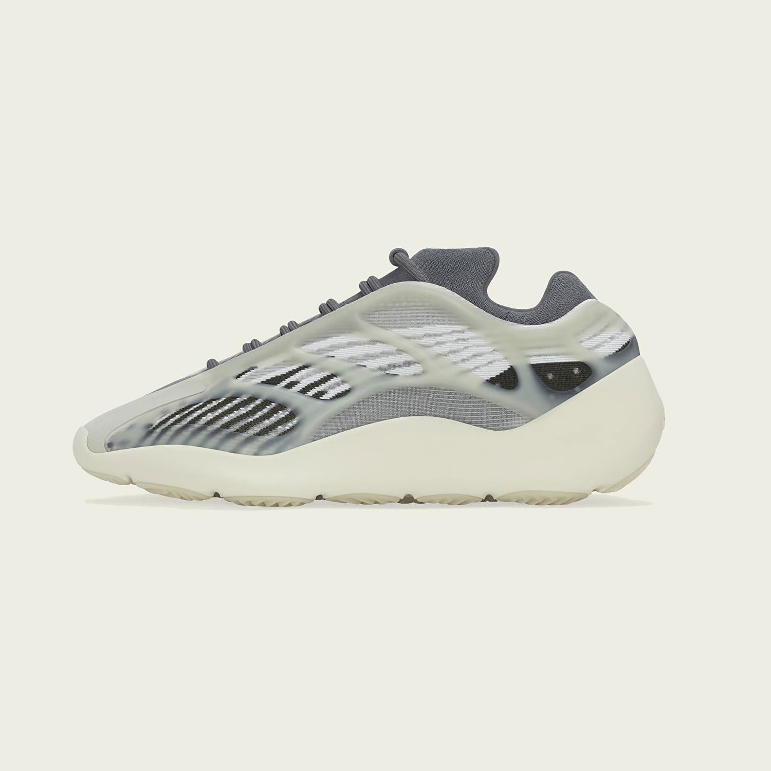 Tennarit ja kengät adidas Yeezy 700 V3 Harmaa | ID1674, 0
