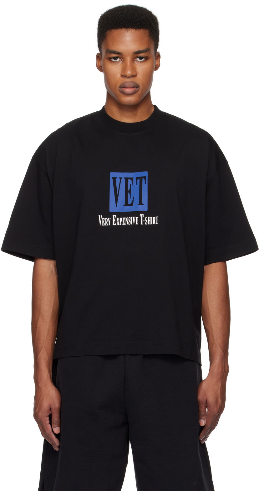 T-paita VETEMENTS 'VET' Cropped Boxy T-Shirt Musta | UA66TR685B