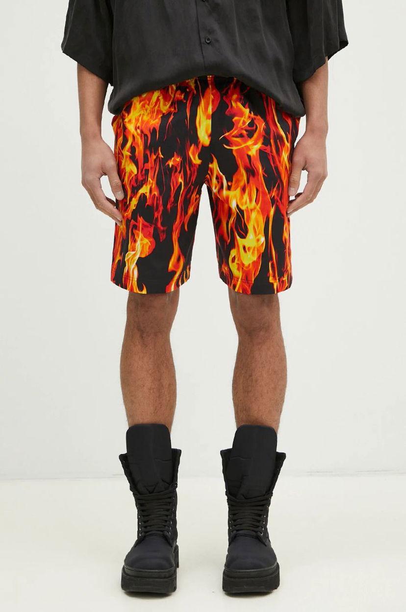Shortsit VETEMENTS VETEMENTS Fire Shorts Monivärinen | UA66SS400X