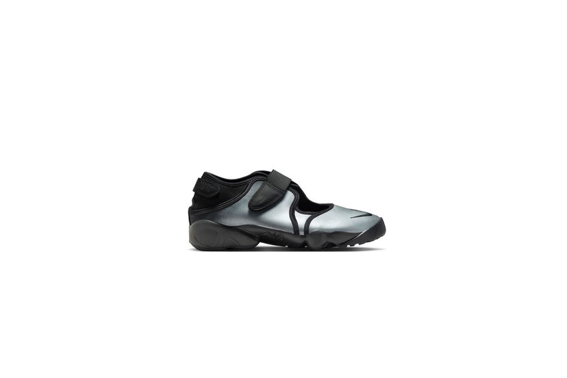 Tennarit ja kengät Nike Air Rift Harmaa | IH3656-095