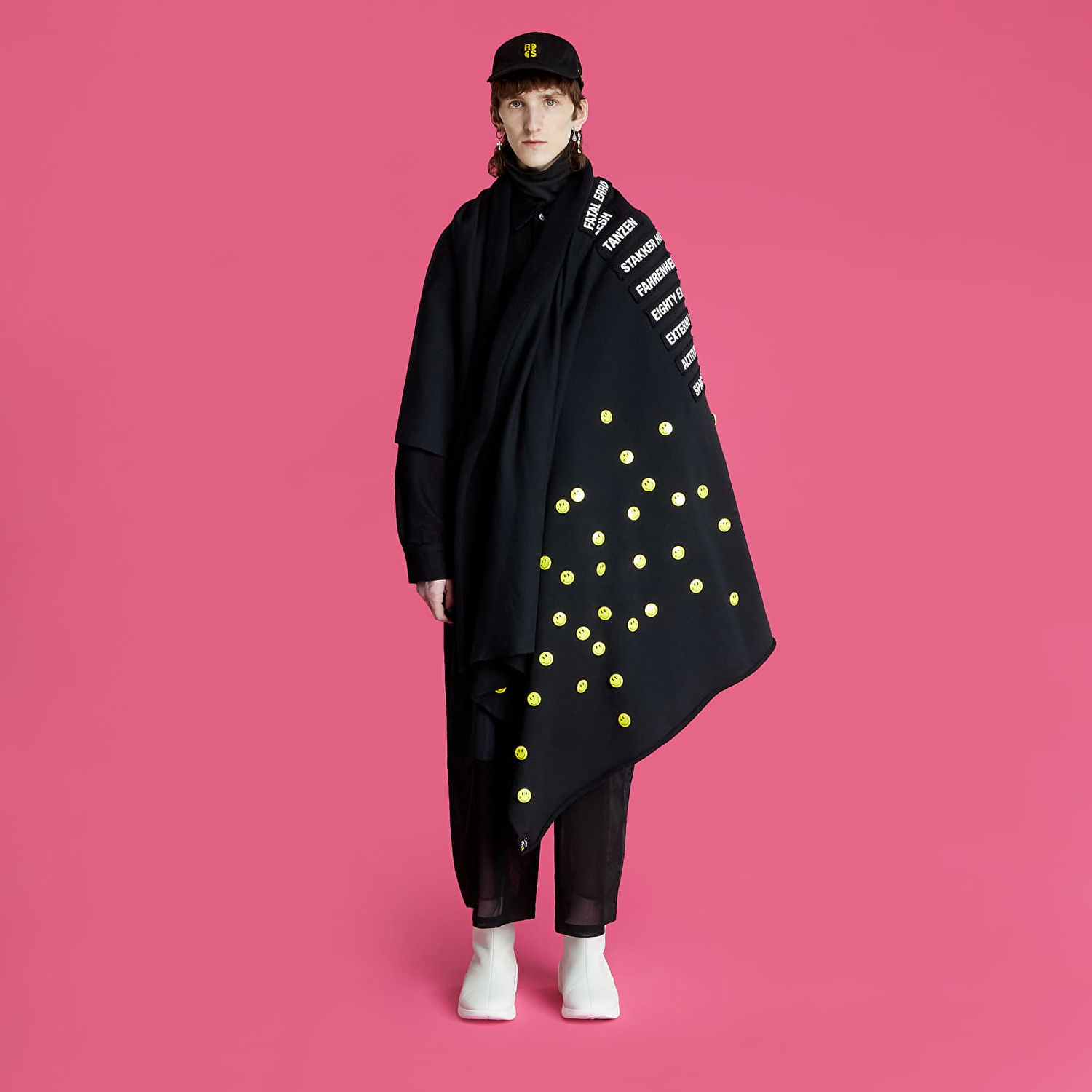 Vaatteet RAF SIMONS Fleece Blanket With Pins And Badges Musta | 224-905-19003-0099, 0