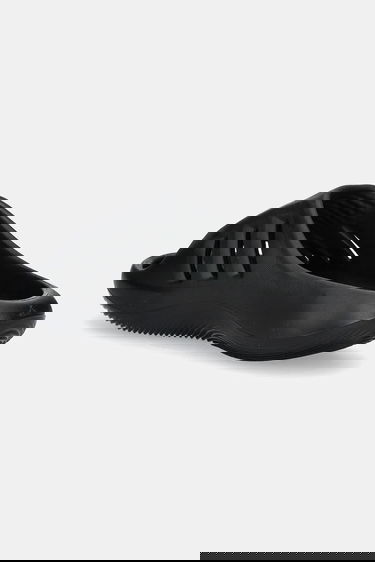 Tennarit ja kengät adidas Originals adiFOM IIInfinity Slide Musta | JI0397, 2