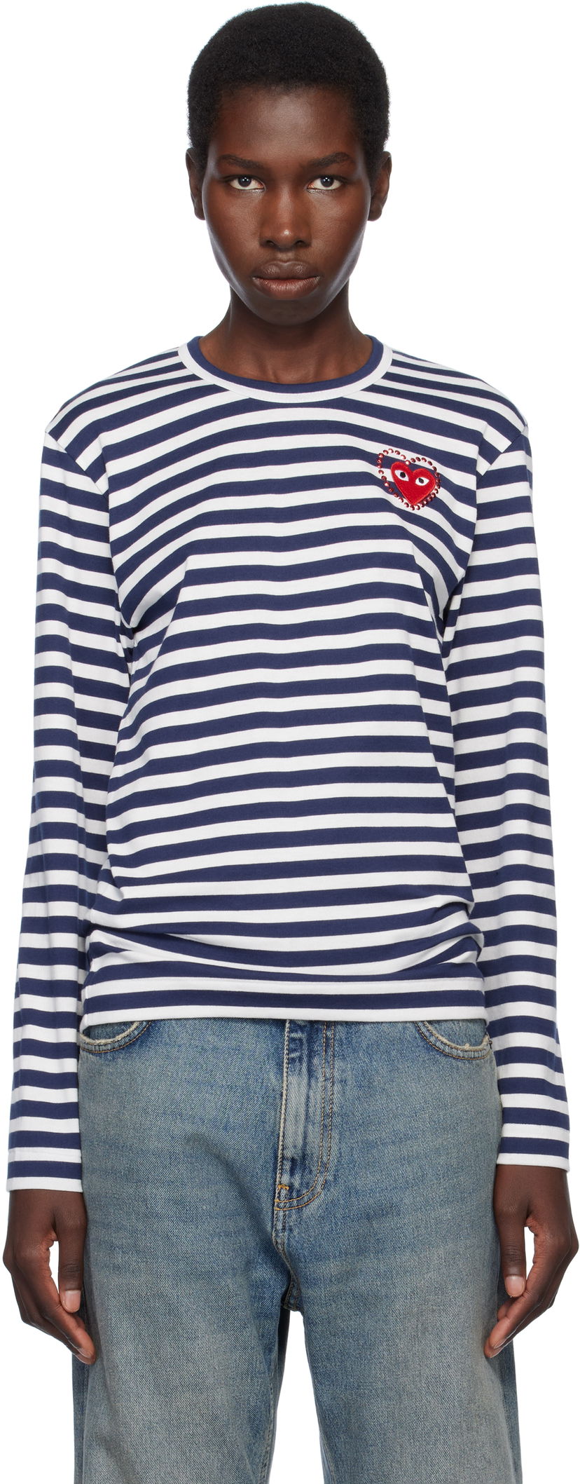 Villapaita Comme des Garçons COMME des GARÇONS PLAY Striped Long Sleeve T-Shirt with Red Heart Emblem Tummansininen | AX-T806-051