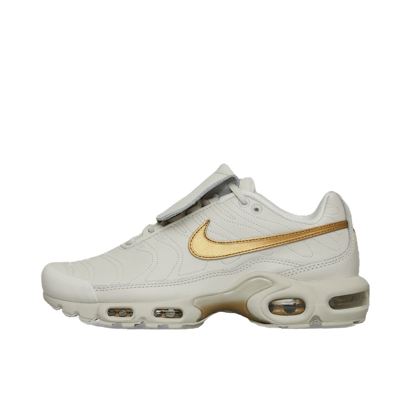 Tennarit ja kengät Nike Air Max Plus TNPO Metallic Gold Valkoinen | HV2541-001