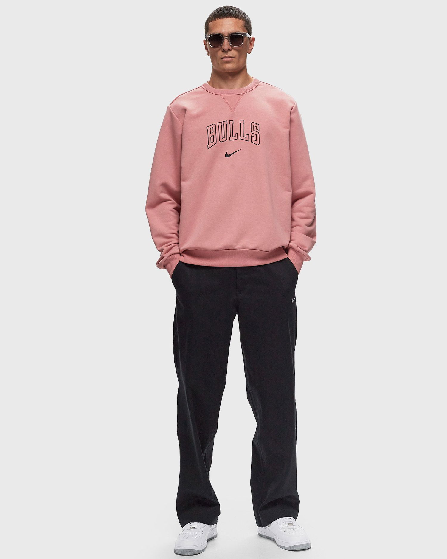 Huppari Nike CHICAGO BULLS STANDARD ISSUE DF NBA CREWNECK Vaaleanpunainen | FV2055-618, 1