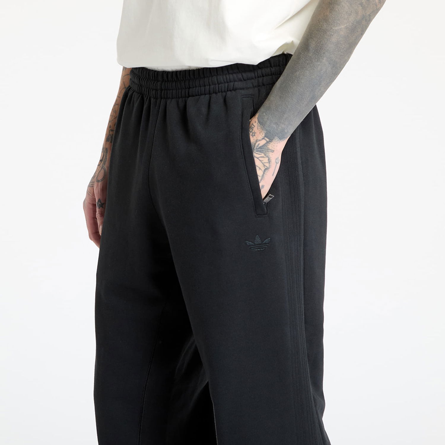 Verryttelyhousut adidas Originals Premium Essentials Sweatpants Musta | JC9575, 1