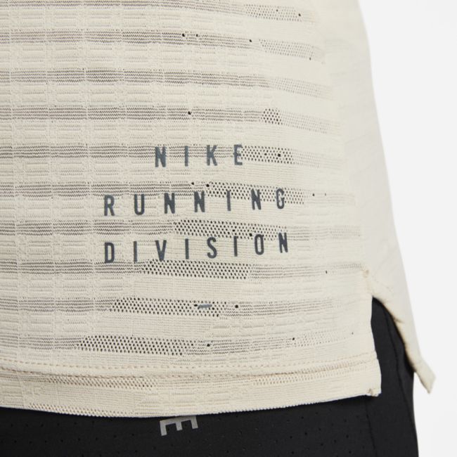 Tankkitoppi Nike Dri-FIT ADV Run Division Pinnacle Running Tank Ruskea | DQ4774-206, 1