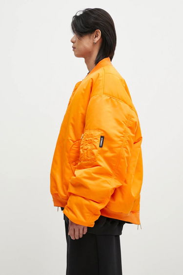 Bomber-takki VETEMENTS Alpha Industries Edition Reversible Bomber Jacket Musta | UA66JA310B, 3