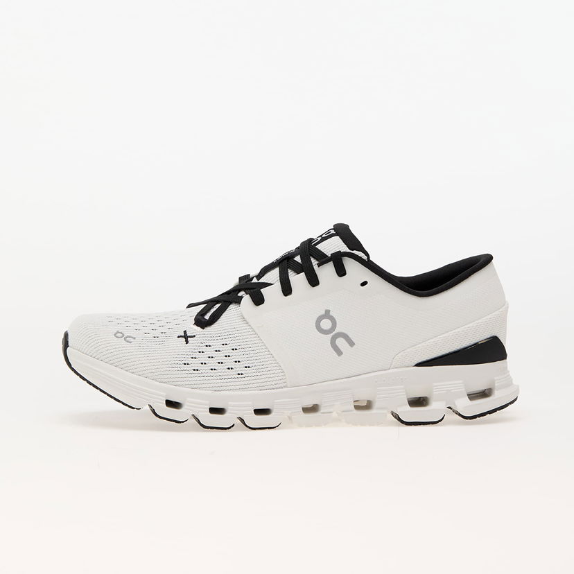 Juoksu On Running Cloud X 4 Ivory/ Black Valkoinen | 3ME30040791