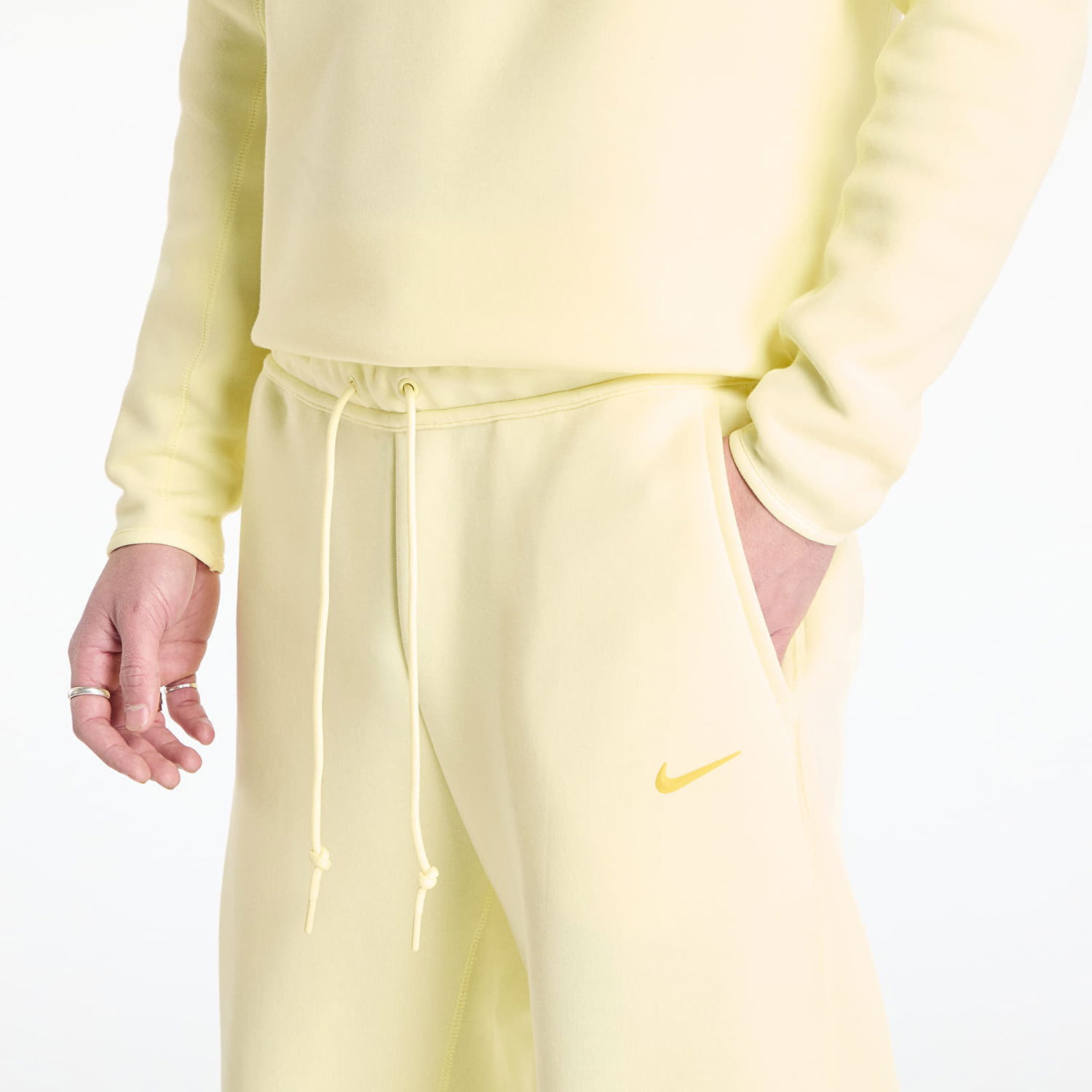 Verryttelyhousut Nike NOCTA Tech Fleece Pants Keltainen | FD8460-821, 1