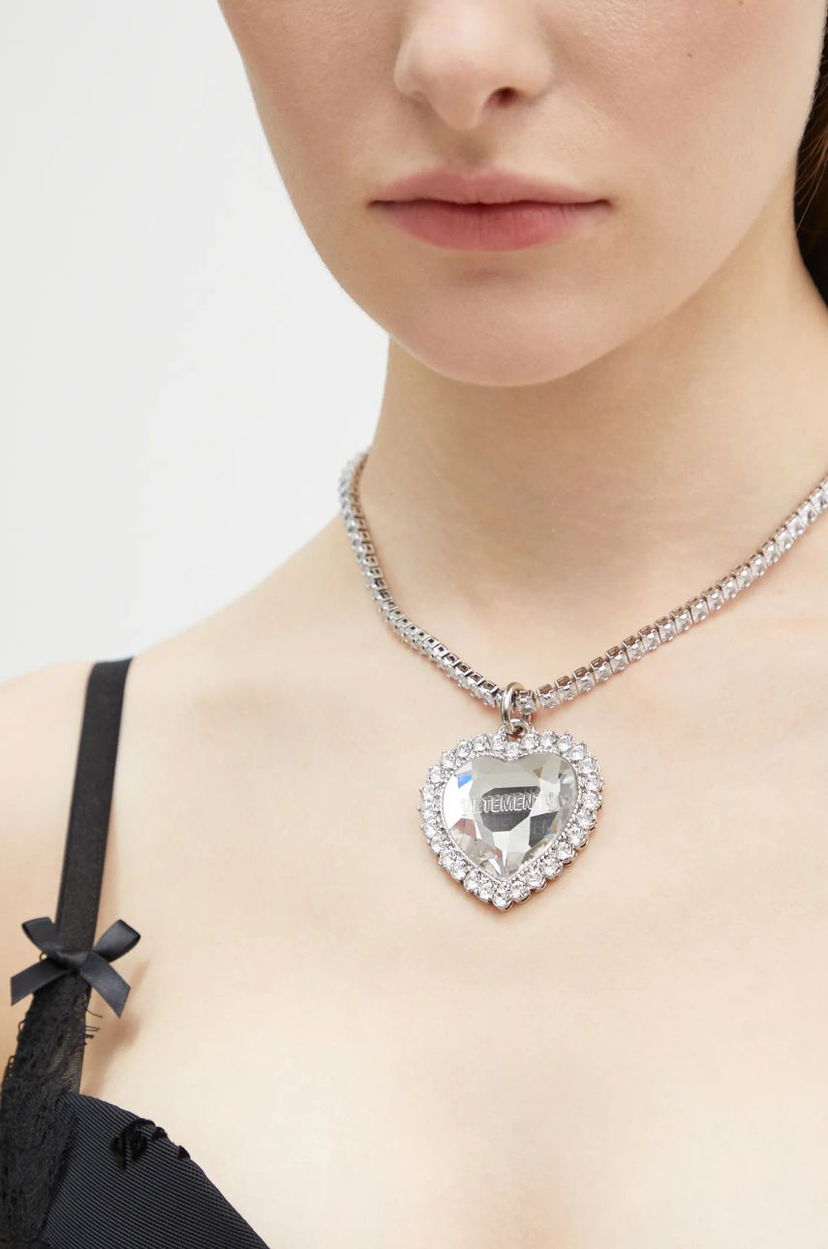 Kaulakoru VETEMENTS VETEMENTS Crystal Heart Pendant Necklace Metallinen | UA66NE120W