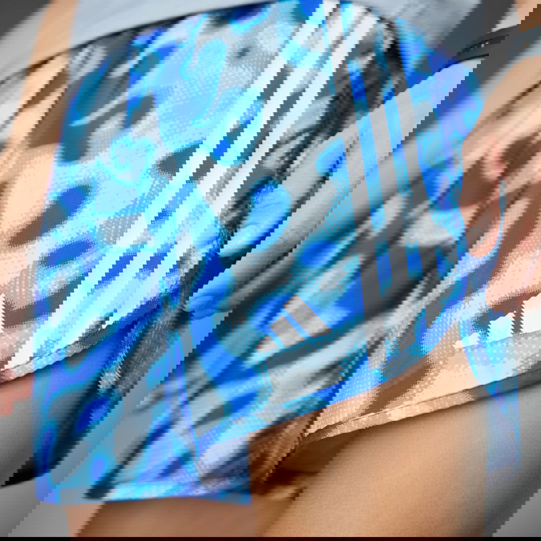 Shortsit adidas Performance Own the Run 3-Stripes Allover Print Sininen | IQ3820, 1