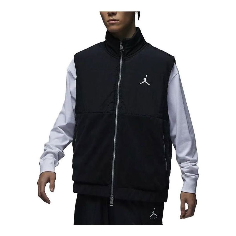 Liivi Jordan Essentials Winter Vest Musta | FD8629-010