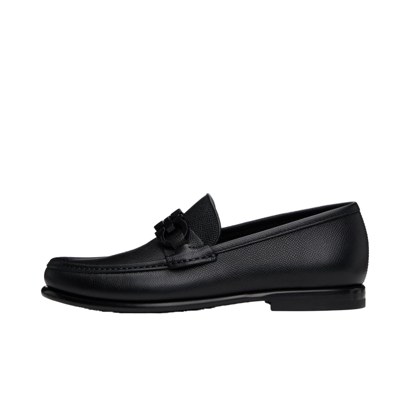 Tennarit ja kengät FERRAGAMO Leather Loafers with Ornament Musta | 688525