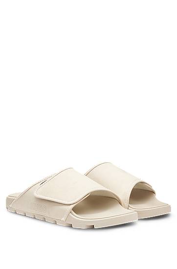 Asusteet BOSS Faux-Suede Slides Valkoinen | 50548704