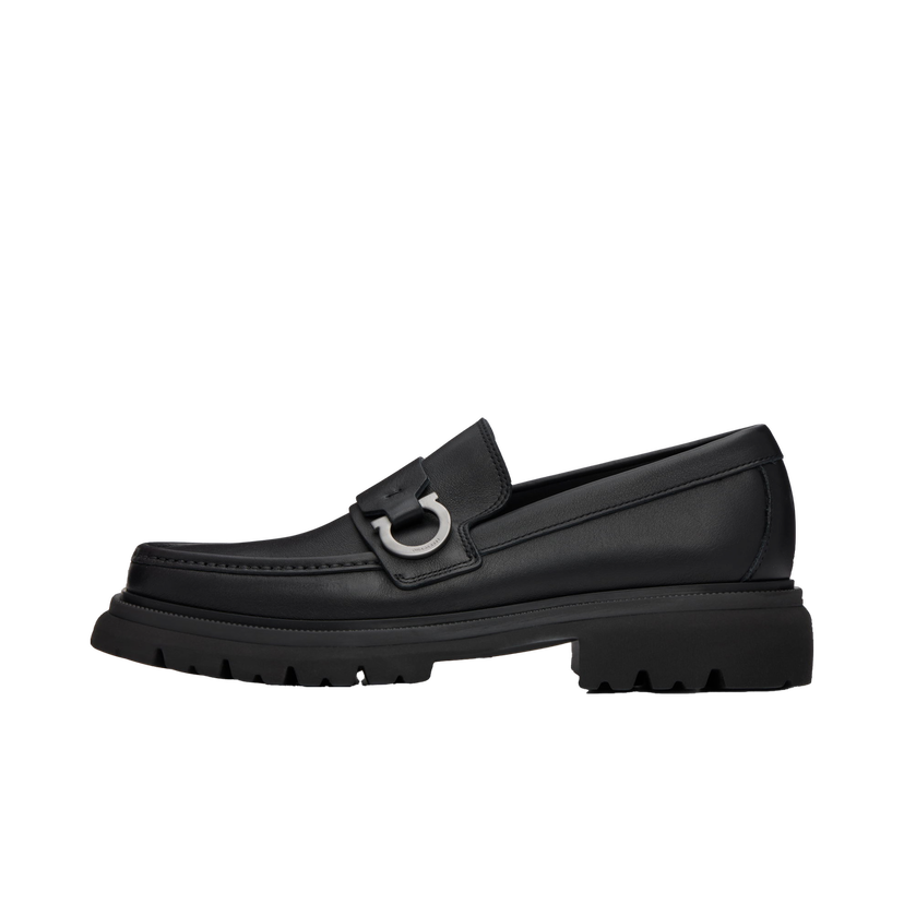 Tennarit ja kengät FERRAGAMO Salvatore Ferragamo Gancini Ornament Loafers Musta | 784452