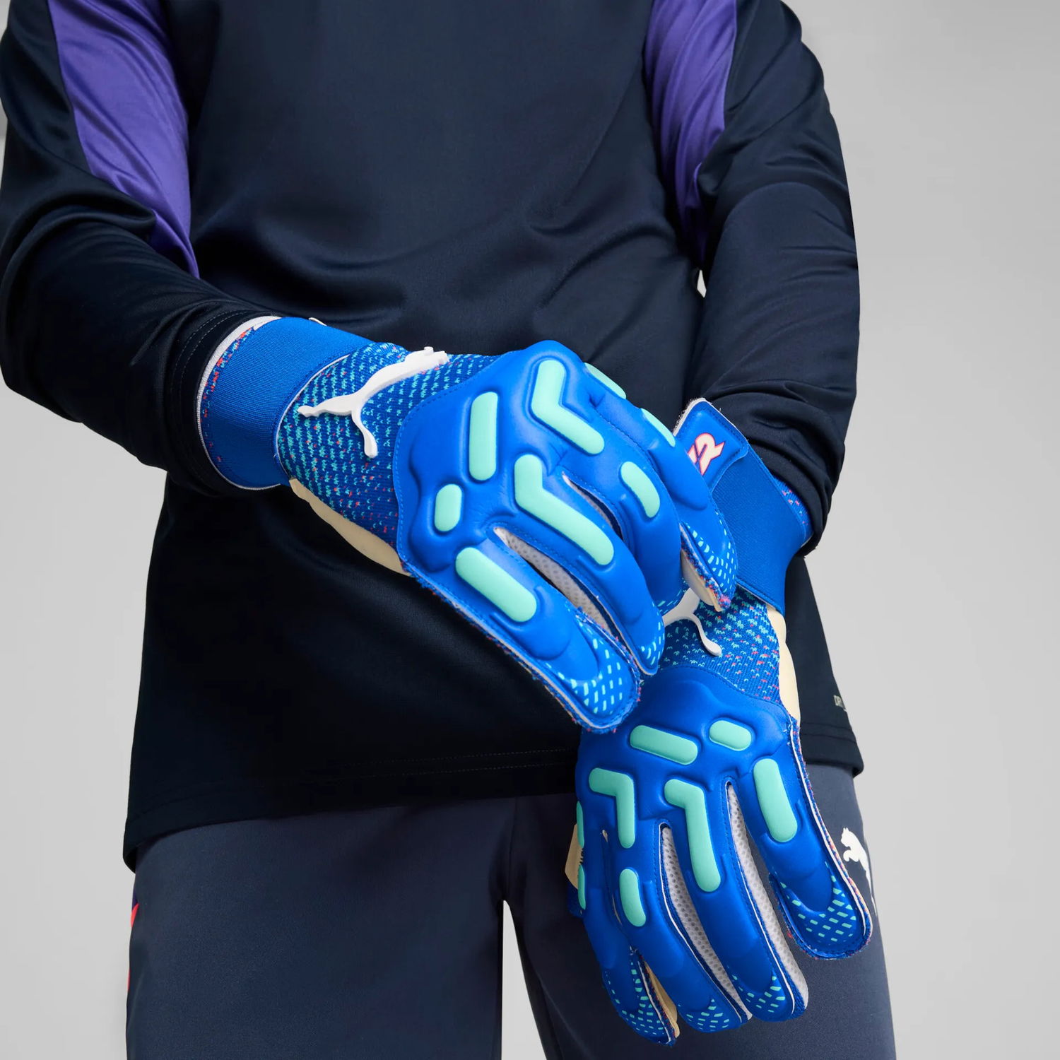 Käsineet Puma FUTURE Pro Hybrid Goalkeeper Gloves with THUMBWRAP and 4MM DUO SUPERSOFT LATEX Sininen | 041924-04, 1