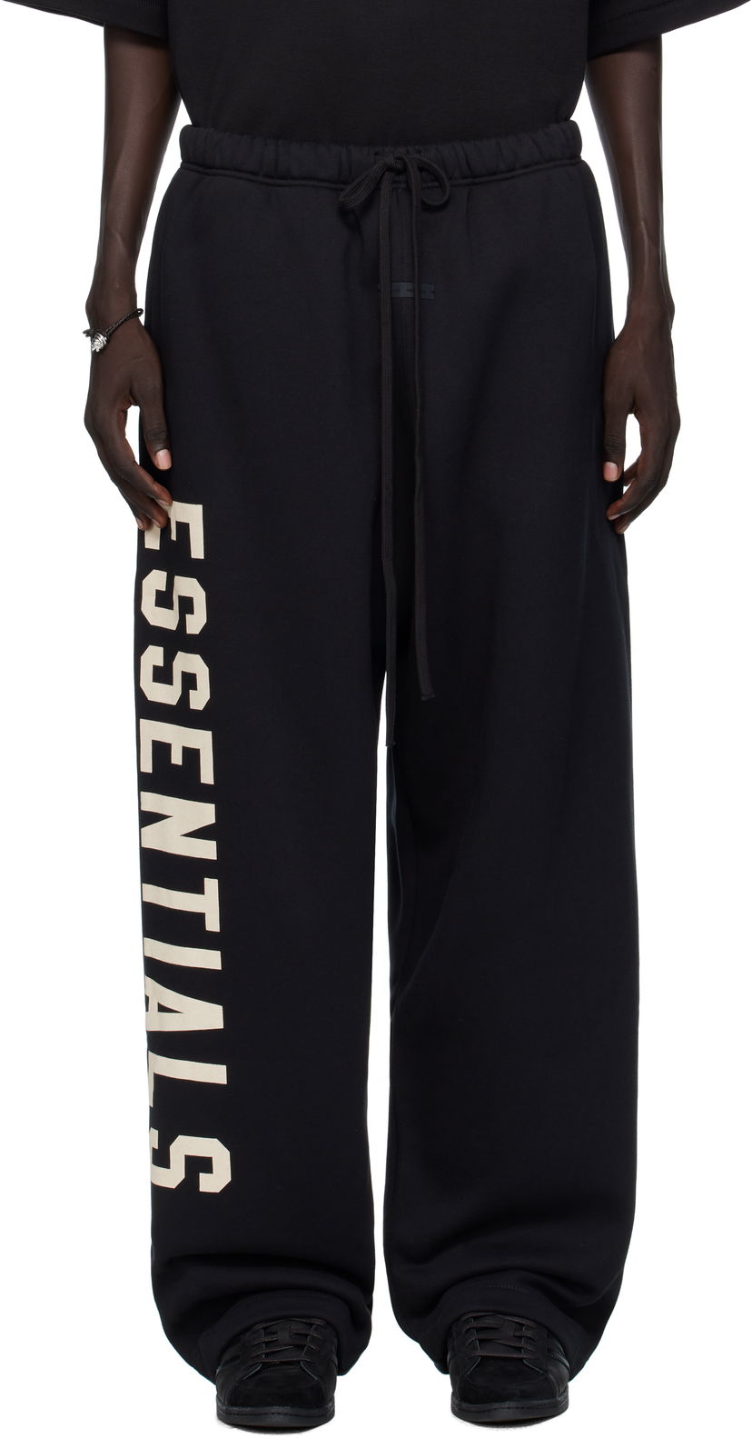 Verryttelyhousut Fear of God ESSENTIALS Lounge Fleece Sweatpants Musta | 130SP254320F