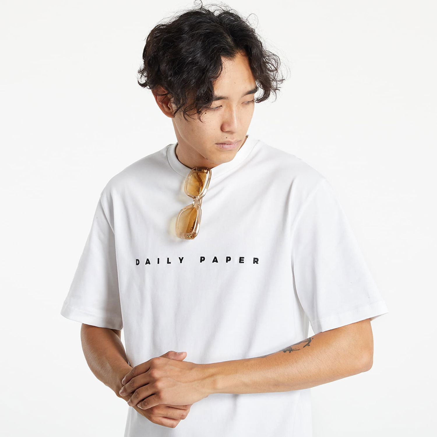 T-paita DAILY PAPER Alias Logo Tee Valkoinen | 2021183, 1