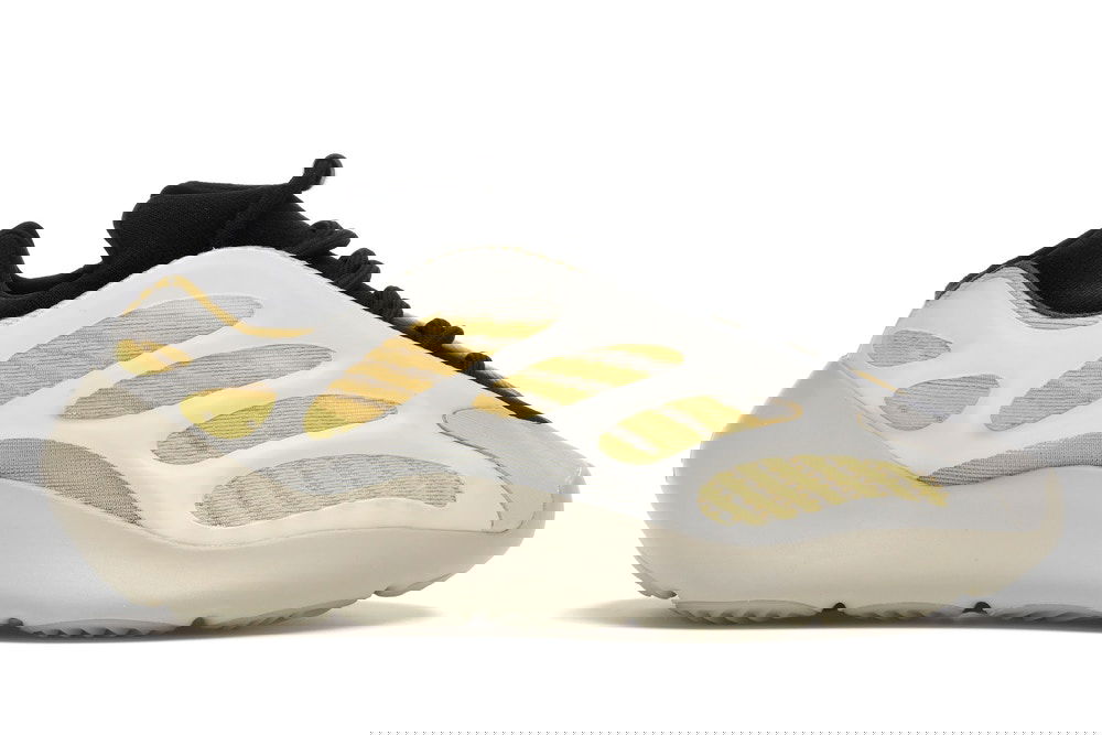 Tennarit ja kengät adidas Yeezy Yeezy 700 V3 "Safflower" Beige | G54853, 1