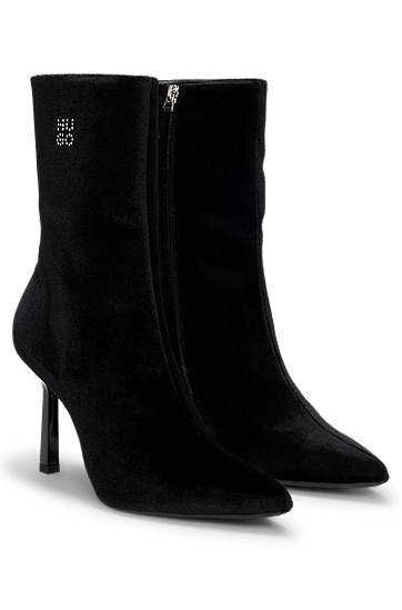 Takit BOSS Velvet Ankle Boots with Stacked Logo Musta | 50529809