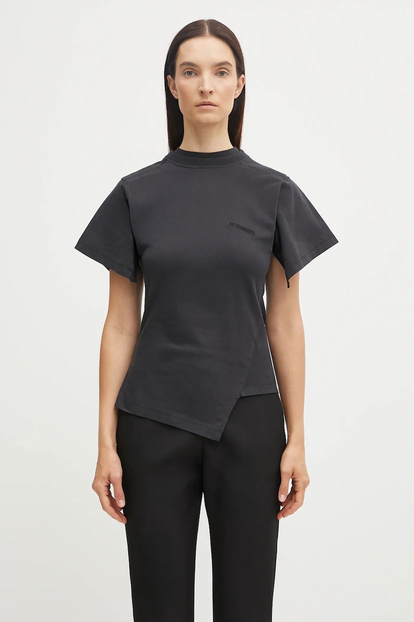 T-paita VETEMENTS VETEMENTS Logo Shifted T-Shirt Musta | WH76TR590B
