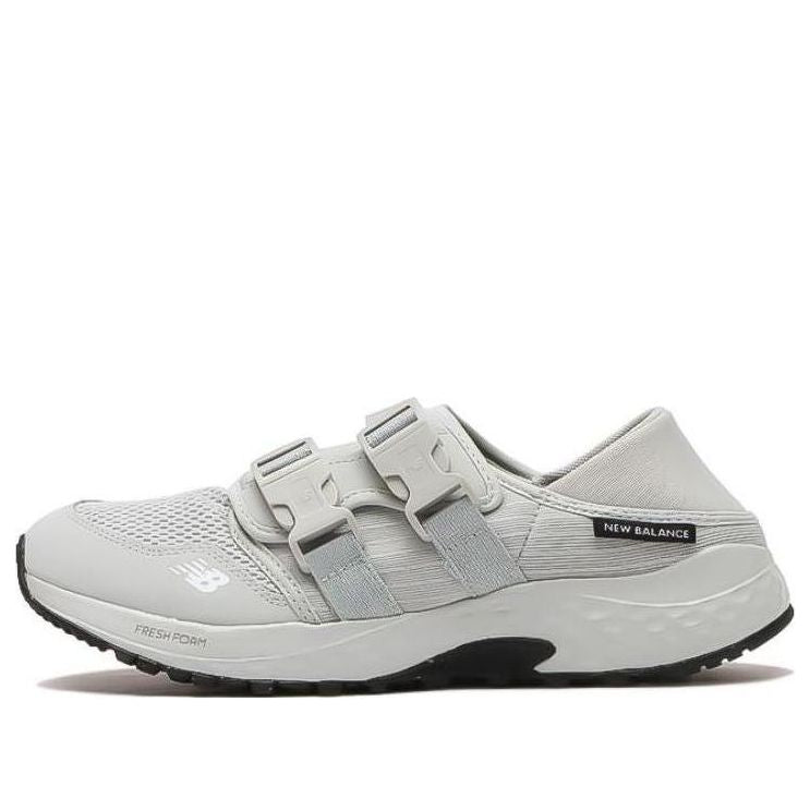 Tennarit ja kengät New Balance Fresh Foam 700 Harmaa | UA700GR1