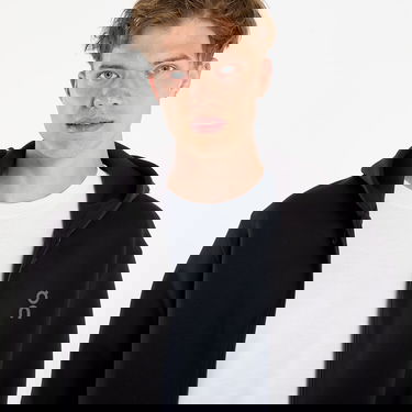 Huppari On Running Focus Tech Zip Hoodie Musta | 1MF30300553, 1