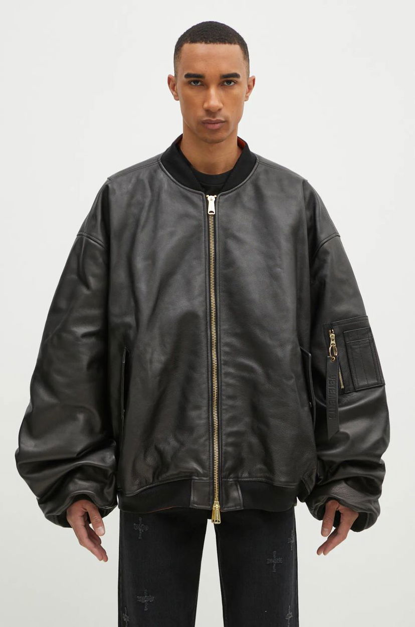 Bomber-takki VETEMENTS VETEMENTS Oversized Leather Bomber Jacket Musta | UA66JA200B
