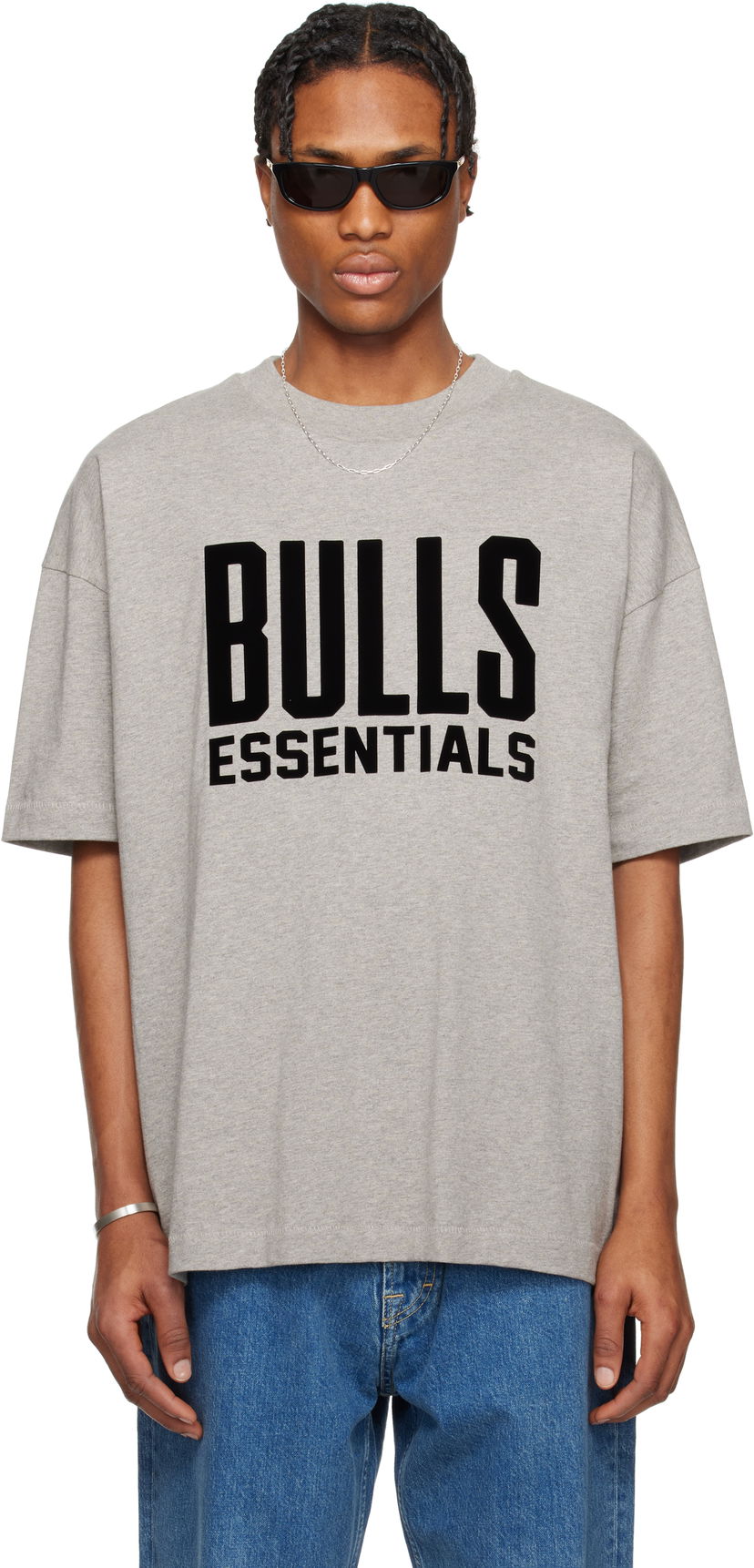 T-paita Fear of God Fear of God ESSENTIALS NBA Bulls Short Sleeve T-Shirt Harmaa | 125AL244104F