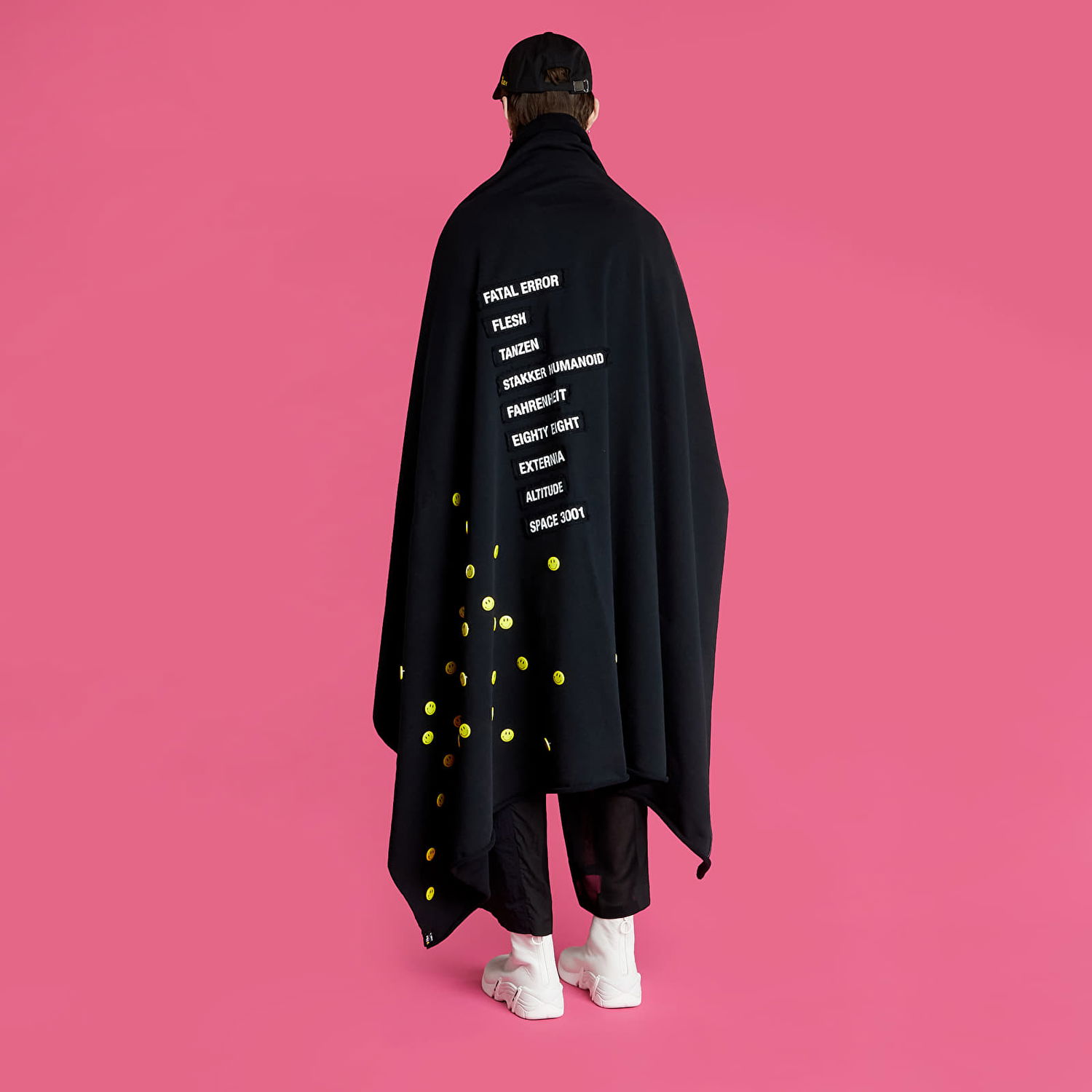 Vaatteet RAF SIMONS Fleece Blanket With Pins And Badges Musta | 224-905-19003-0099, 1