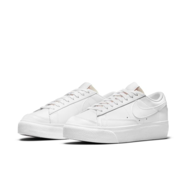 Tennarit ja kengät Nike Blazer Low Platform W Valkoinen | DJ0292-100, 1