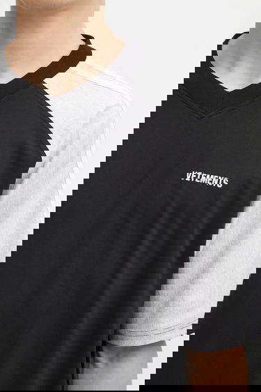 T-paita VETEMENTS VETEMENTS Cut-Up V-Neck T-Shirt Musta | UH76TR265BG, 3