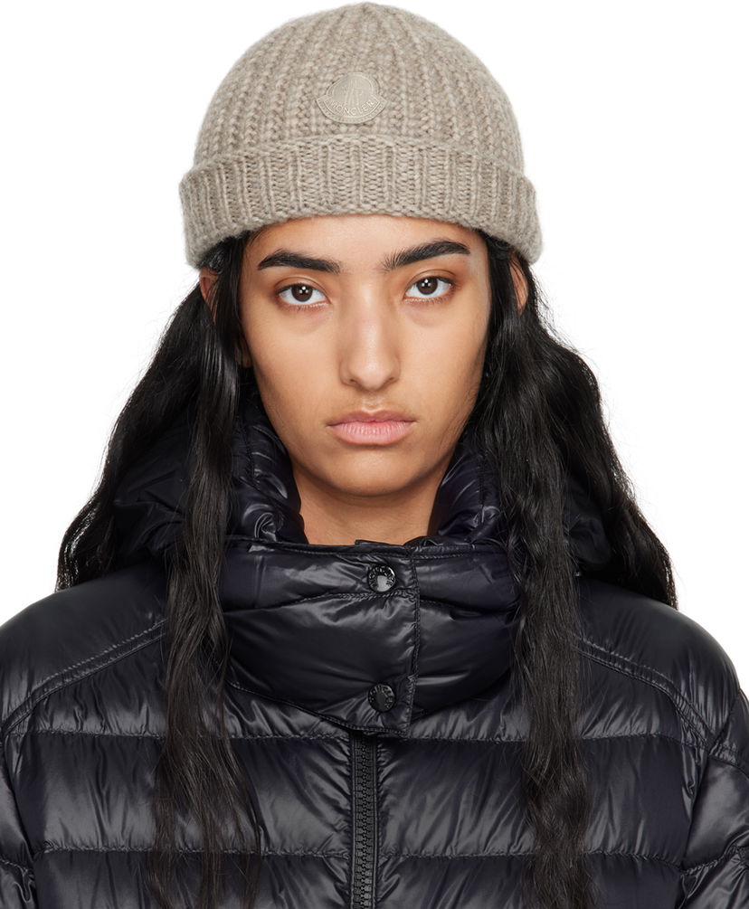 Pipo Moncler Taupe Virgin Wool Beanie Musta | J20933B00057M2039