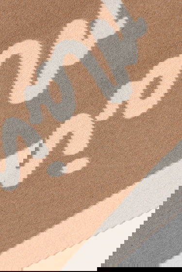 Huivi MAISON KITSUNÉ Scarf with wool blend Handwriting Beige | PM06202WB0038, 2
