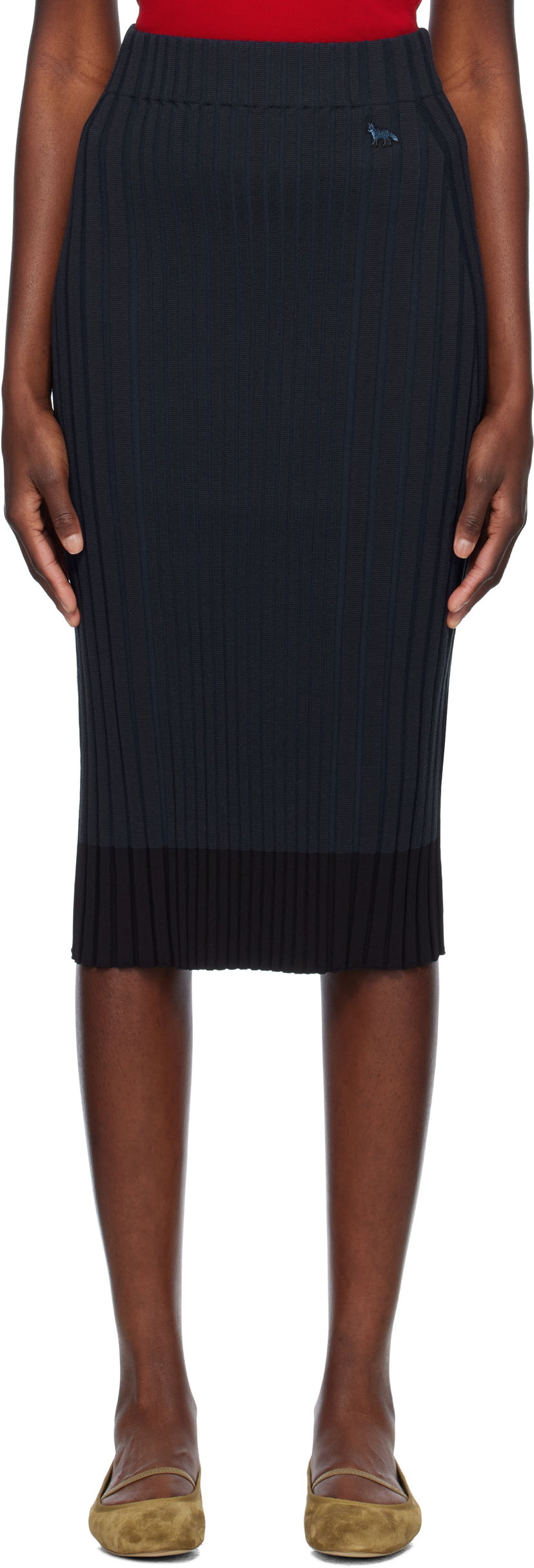 Hame MAISON KITSUNÉ Maison Kitsuné Ribbed Midi Skirt with Fox Patch Tummansininen | OW01520KT1121