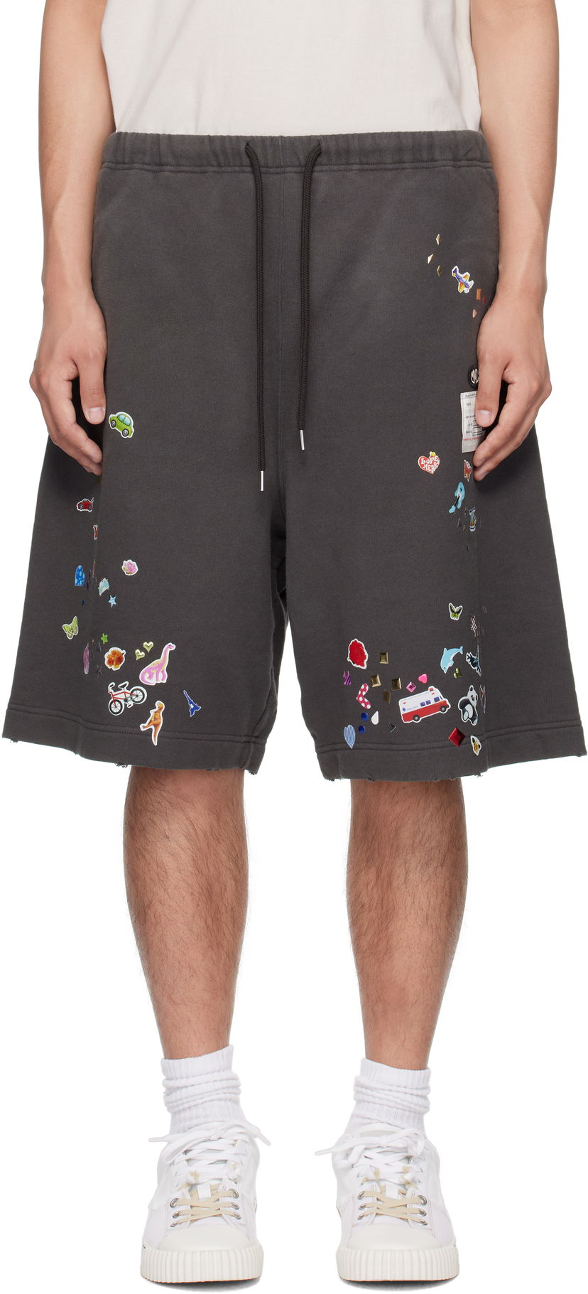 Shortsit Maison MIHARA YASUHIRO MIHARA YASUHIRO Sticker Graphic Shorts Harmaa | A14SP553