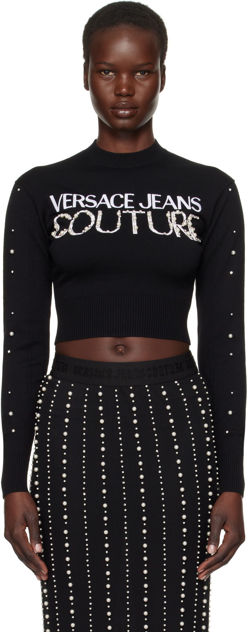 Villapaita Versace Embellished Logo Cropped Sweater Musta | E77HAFM30_ECMN60