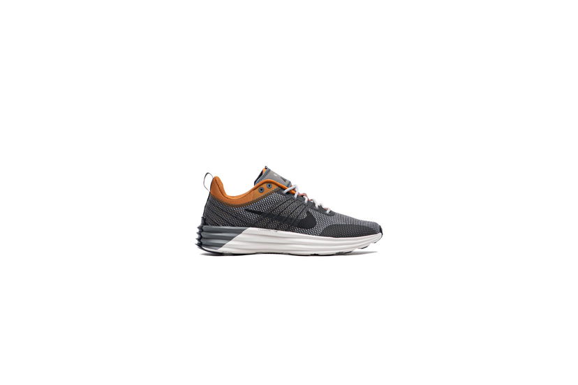 Tennarit ja kengät Nike LUNAR ROAM SE Musta | FZ8116-200